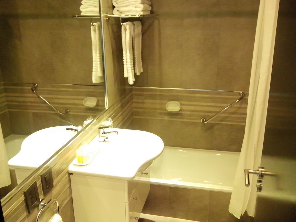 Terra Malal Otel Chos Malal Oda fotoğraf